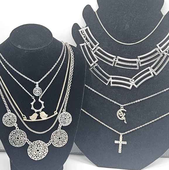 9 Silver Tone Necklaces Vintage to Modern Fashion Adjustable Layered Variety Mix - Picture 4 of 8